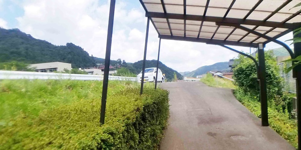 駐車場1 | 津和野荘 駐車場1 | 津和野荘