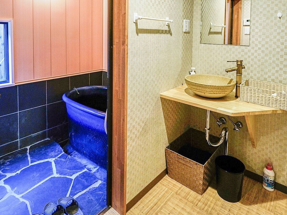 一棟貸切町家 禁煙 バスルーム3 | 映家 東寺金堂