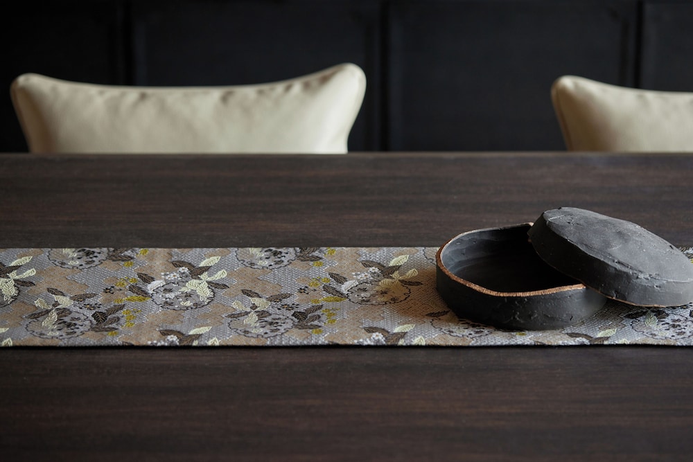 Awataスイート 禁煙 リビング エリア1 | THE HOTEL HIGASHIYAMA KYOTO TOKYU, A Pan Pacific Hotel