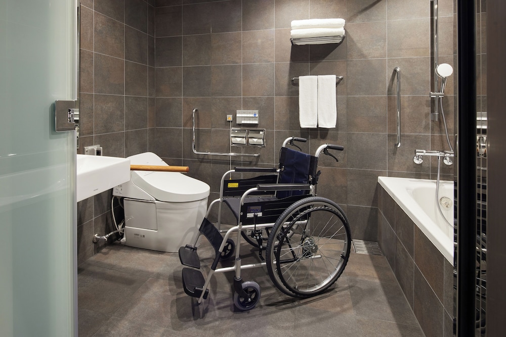 デラックスアクセシブルツイン 禁煙 バスルーム0 | THE HOTEL HIGASHIYAMA KYOTO TOKYU, A Pan Pacific Hotel