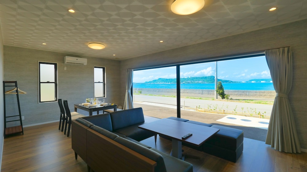 ヴィラ1F 貸切 禁煙 リビング エリア1 | Ocean View/private BBQ/ 12 People/PADEL 1F