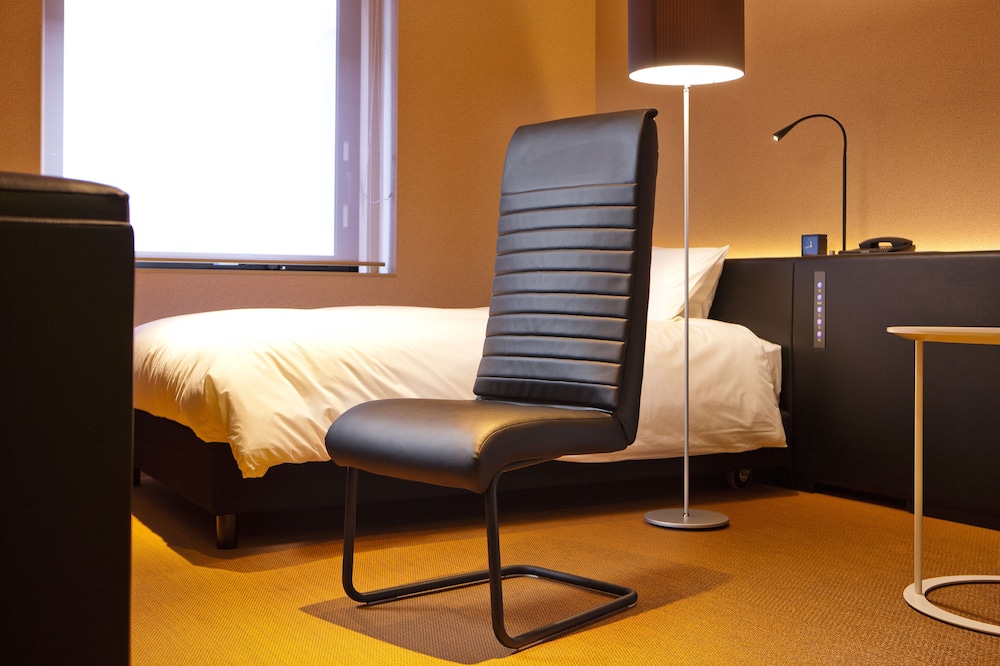 ダブル14.7平方メートル（140x200） 客室1 | レム鹿児島