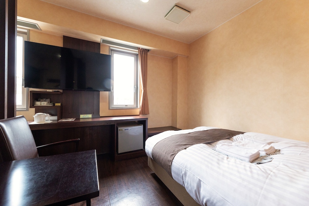 ダブルルーム ダブルベッド 1 台 禁煙 客室2 | セントラルホテル磯原