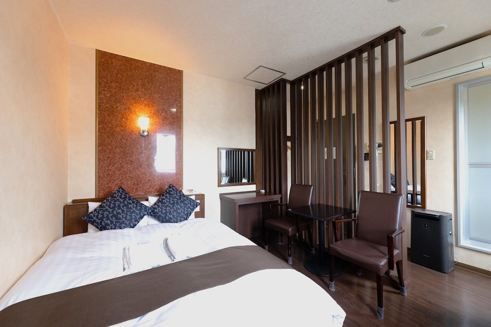 ダブルルーム ダブルベッド 1 台 禁煙 | セントラルホテル磯原