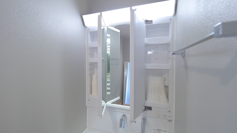 ヴィラ2F 貸切 禁煙 バスルームの設備0 | Ocean View/ Rooftop sauna &BBQ/ 12 People/PADEL 2F