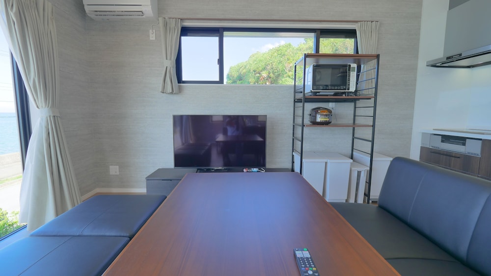 ヴィラ2F 貸切 禁煙 リビング エリア5 | Ocean View/ Rooftop sauna &BBQ/ 12 People/PADEL 2F
