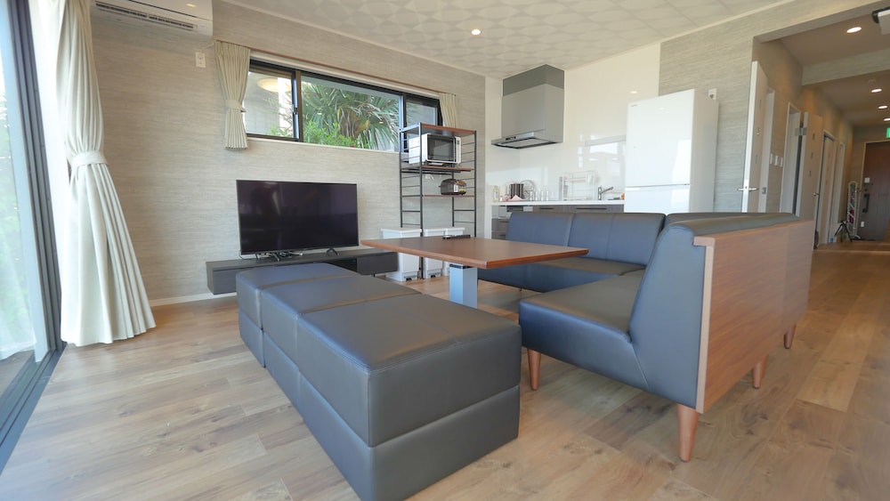 ヴィラ2F 貸切 禁煙 リビング エリア2 | Ocean View/ Rooftop sauna &BBQ/ 12 People/PADEL 2F