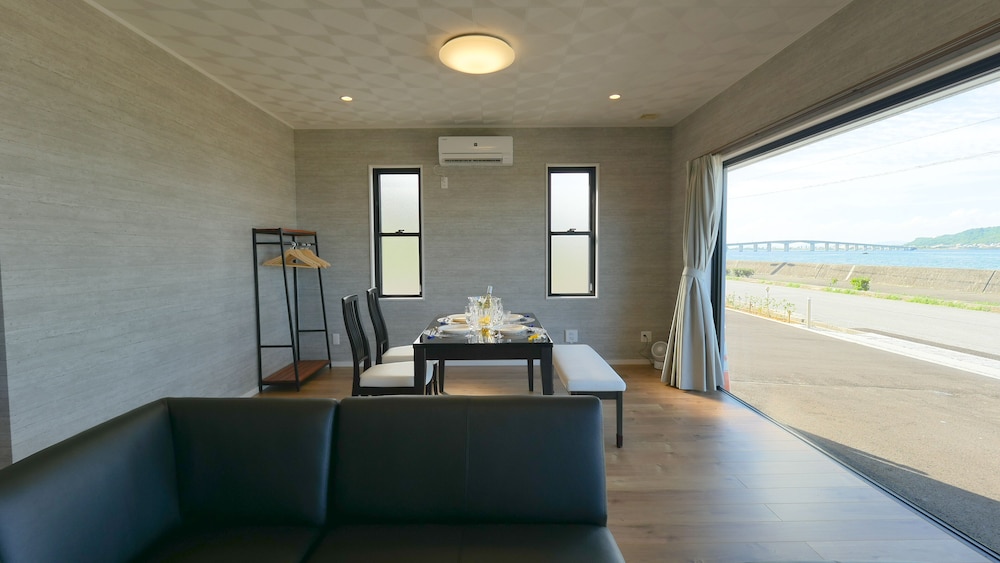 ヴィラ2F 貸切 禁煙 リビング エリア3 | Ocean View/ Rooftop sauna &BBQ/ 12 People/PADEL 2F