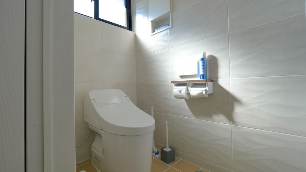 ヴィラ2F 貸切 禁煙 バスルーム2 | Ocean View/ Rooftop sauna &BBQ/ 12 People/PADEL 2F