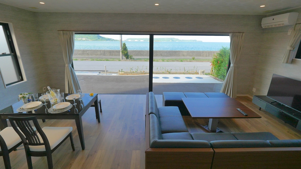 ヴィラ2F 貸切 禁煙 リビング エリア4 | Ocean View/ Rooftop sauna &BBQ/ 12 People/PADEL 2F