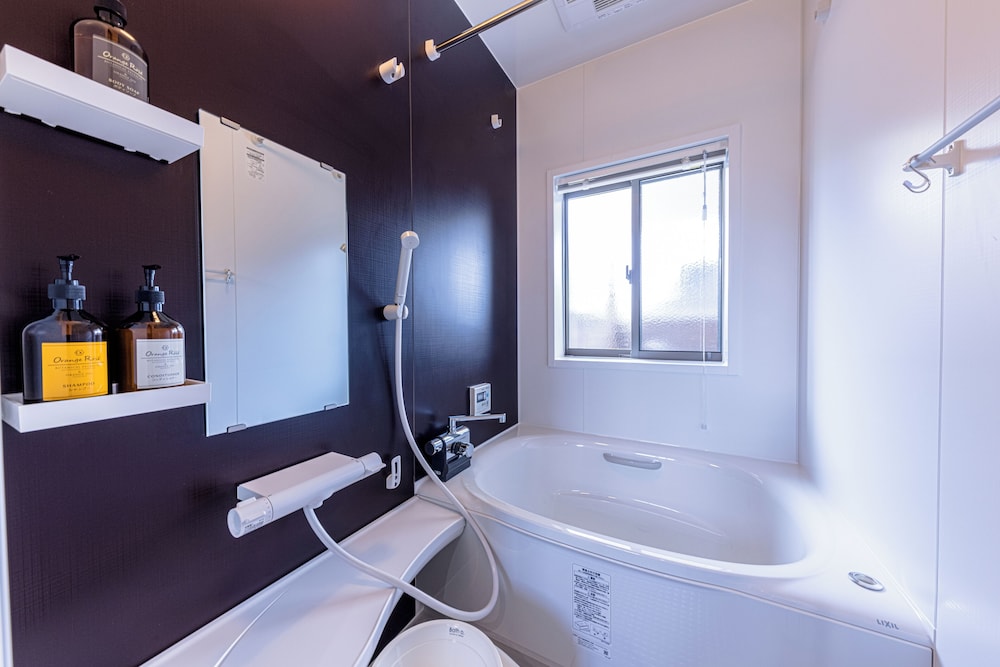 ベーシック ハウス バスルーム1 | ID STAY5