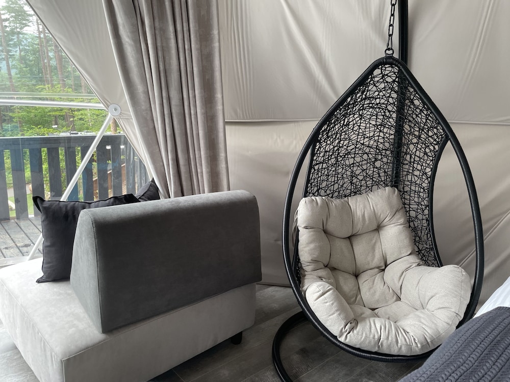 Luxury Dome Saturn ベッド6台 禁煙（ペット不可） 客室4 | TOCORO. Mt.Fuji CAMP&GLAMPING