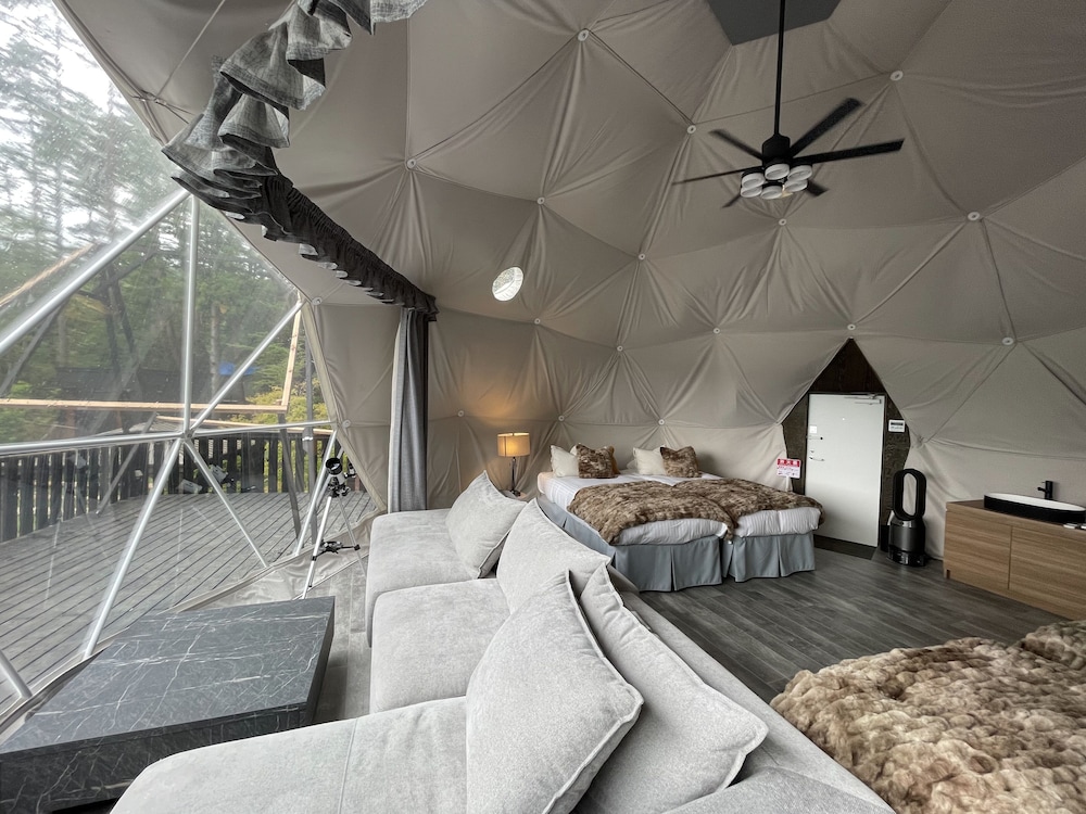 Luxury Dome Jupiter ベッド6台 禁煙（ペット不可） 客室1 | TOCORO. Mt.Fuji CAMP&GLAMPING