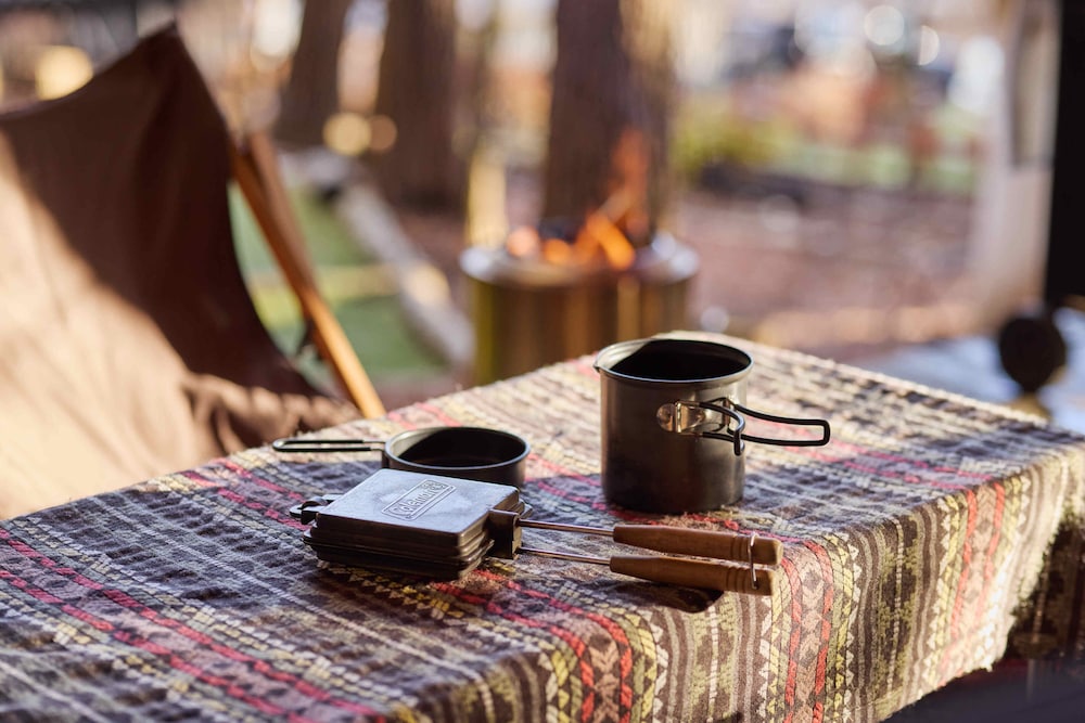 Premium Bell Tent2 ベッド3台 禁煙 （ペット可） 客室16 | TOCORO. Mt.Fuji CAMP&GLAMPING