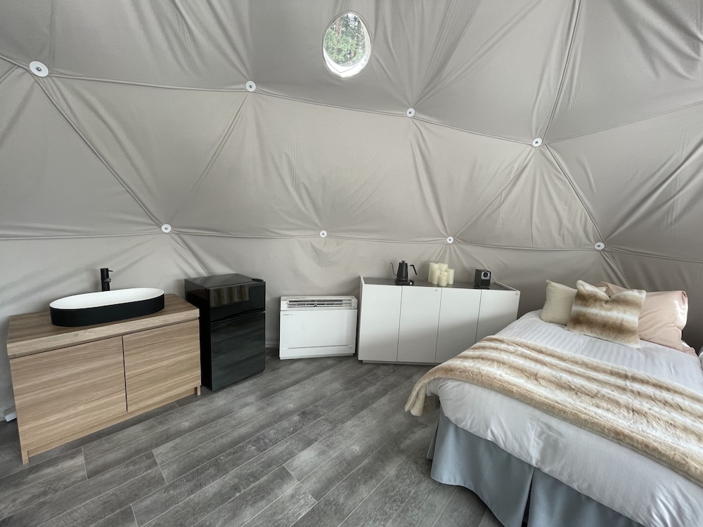 Luxury Dome Mars ベッド6台 禁煙（ペット不可） 客室7 | TOCORO. Mt.Fuji CAMP&GLAMPING