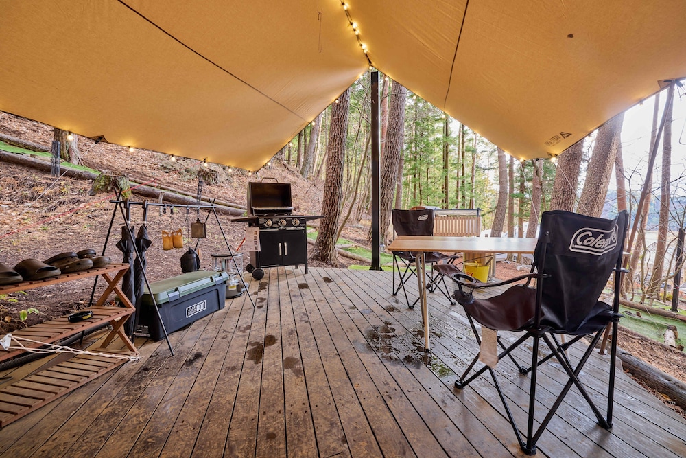 Premium Nordisk Tent ベッド2台 + コット2台 禁煙 客室16 | TOCORO. Mt.Fuji CAMP&GLAMPING
