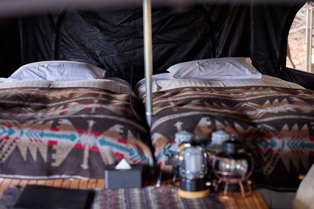 Premium Bell Tent2 ベッド3台 禁煙 （ペット可） 客室13 | TOCORO. Mt.Fuji CAMP&GLAMPING