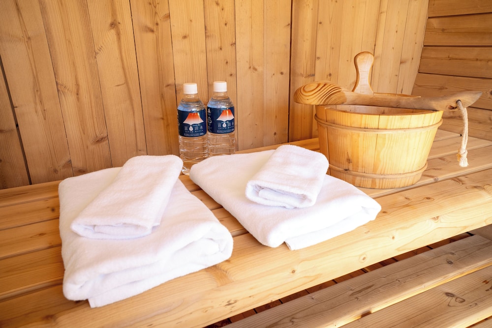 Luxury Dome Mars ベッド6台 禁煙（ペット不可） 客室16 | TOCORO. Mt.Fuji CAMP&GLAMPING