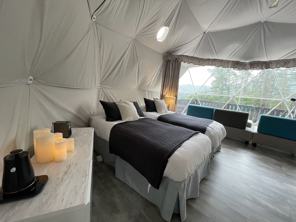 Luxury Dome Saturn ベッド6台 禁煙（ペット不可） 客室3 | TOCORO. Mt.Fuji CAMP&GLAMPING