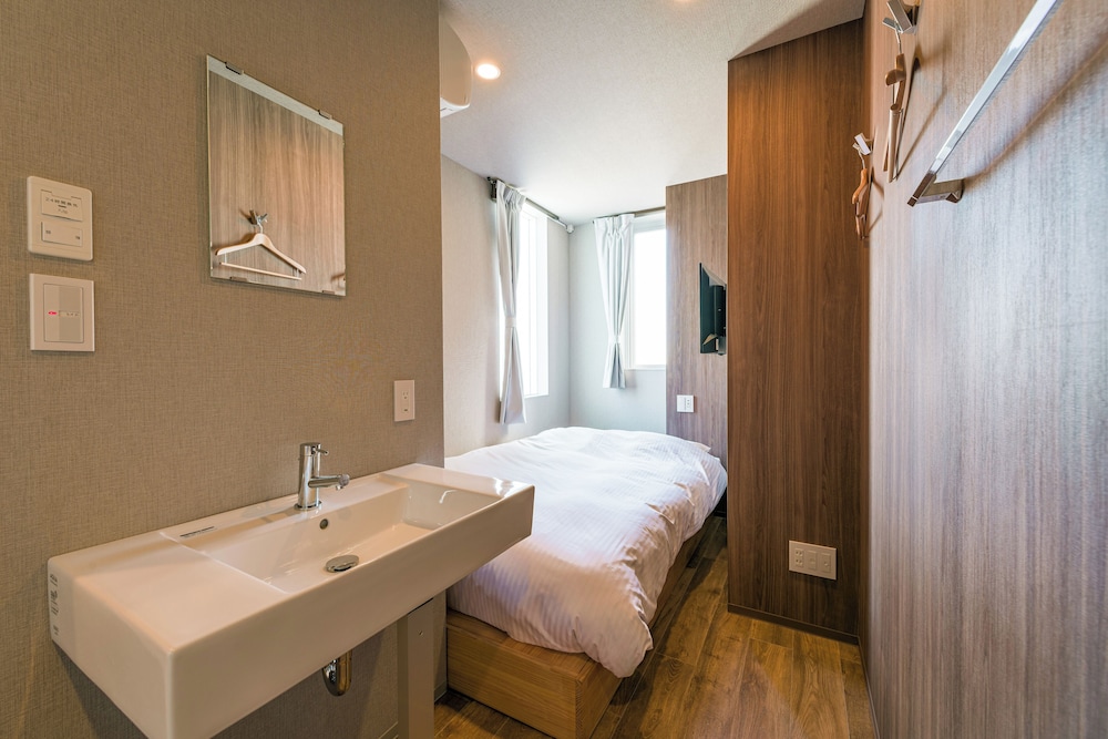 ベーシック ダブルルーム 禁煙 客室9 | アンドホステル浅草合羽橋