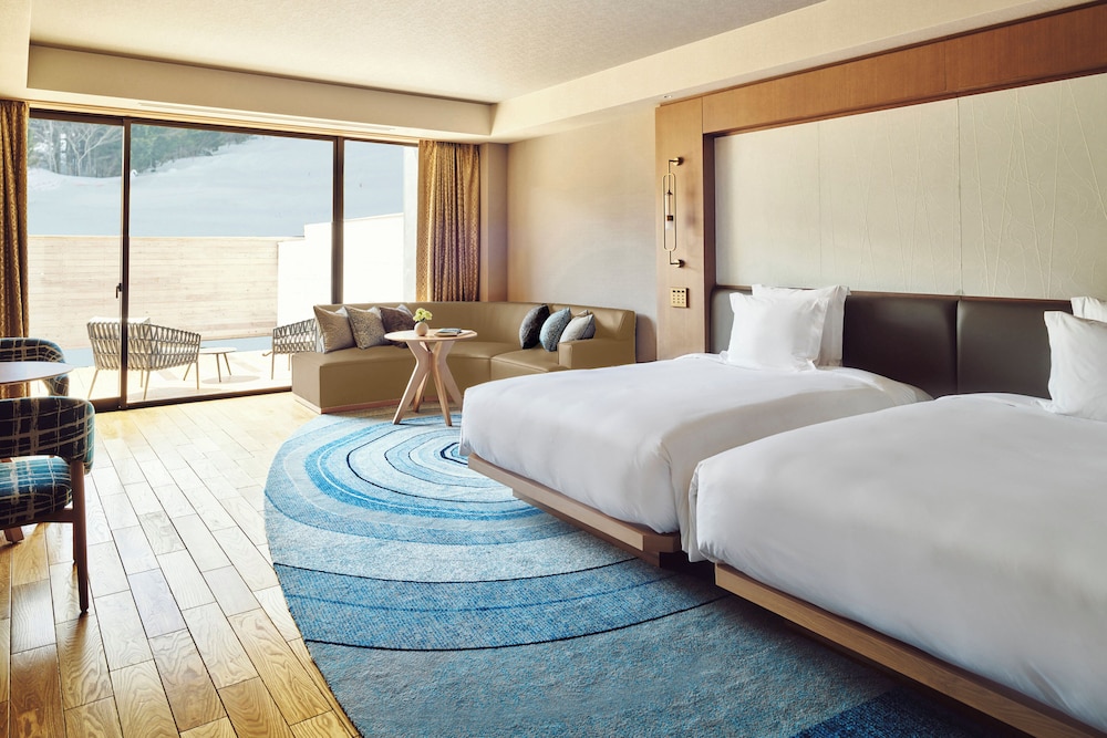 プレミアム ルーム クイーンベッド 2 台 バリアフリー (Outdoor Living Area) 客室3 | ANAインターコンチネンタル安比高原リゾート by IHG
