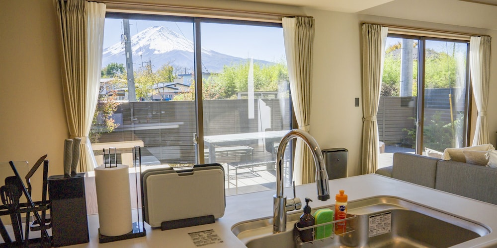 [ペット不可]ベーシック ハウス 禁煙 (103) 部屋からの景観1 | Rakuten STAY 富士河口湖駅