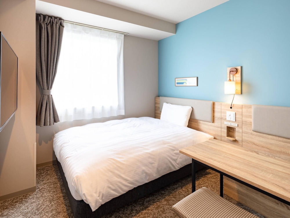 スタンダード ルーム ダブルベッド 1 台 禁煙 | コンフォートホテル高松