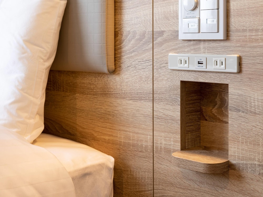 スタンダード ルーム ダブルベッド 1 台 禁煙 客室4 | コンフォートホテル高松