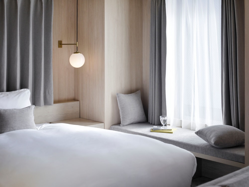 スーペリア ツイン 禁煙 客室2 | HOTEL THE LEBEN OSAKA