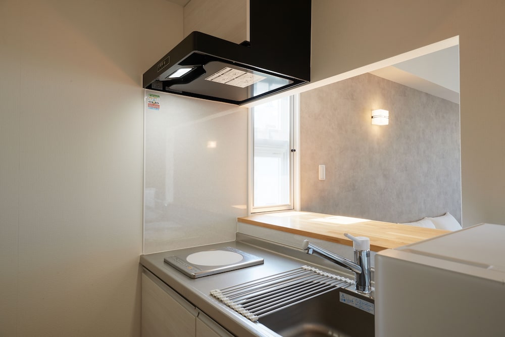 デラックス ダブルルーム 禁煙 専用キッチン1 | ニューノーマルホテルイン波の上