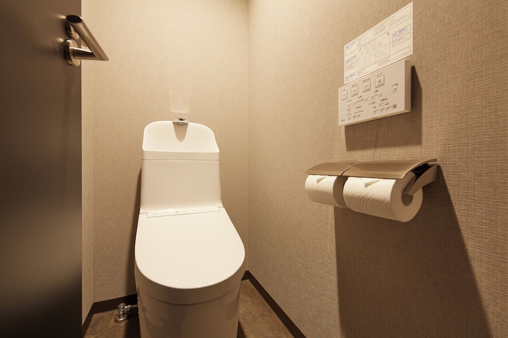 スーペリアファミリー北斎 禁煙 (1名~4名)(地下フロアへのご案内となります) 客室2 | MONday Apart Premium 京都駅