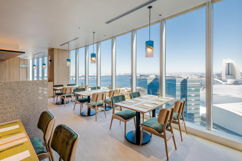 レストラン1 | ヒルトン・ガーデン・イン横浜みなとみらい