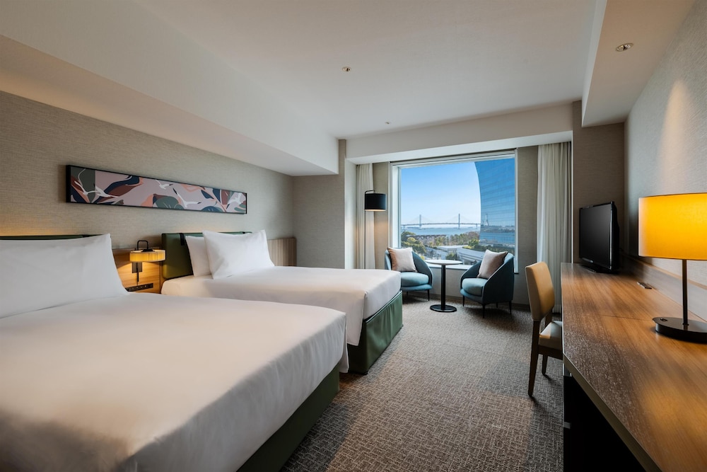 デラックス ルーム シングルベッド 2 台 オーシャンビュー (Family) 客室1 | ヒルトン・ガーデン・イン横浜みなとみらい