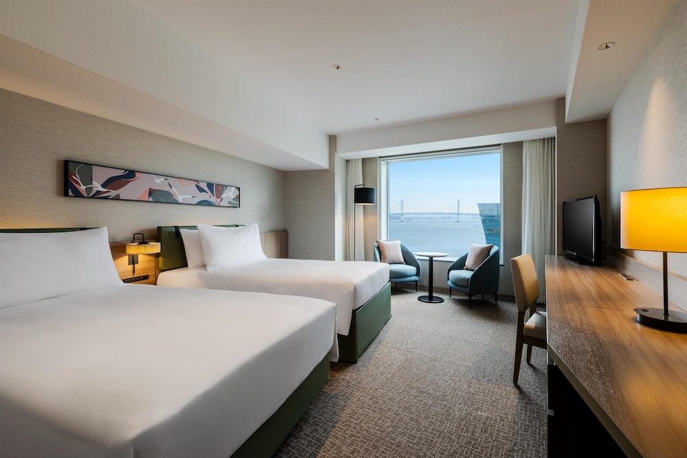 ファミリー ルーム シングルベッド 2 台 (High Floor) 客室1 | ヒルトン・ガーデン・イン横浜みなとみらい