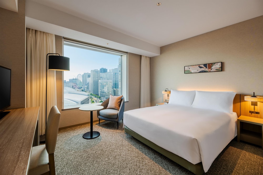 デラックス ルーム クイーンベッド 1 台 オーシャンビュー | ヒルトン・ガーデン・イン横浜みなとみらい