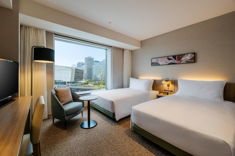 デラックス ルーム シングルベッド 2 台 オーシャンビュー 客室1 | ヒルトン・ガーデン・イン横浜みなとみらい