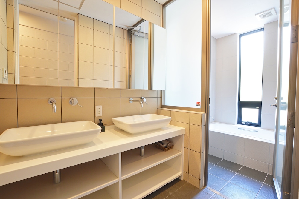 [南棟] 一棟貸し 禁煙 バスルーム1 | 海宙道 Sea Space Road