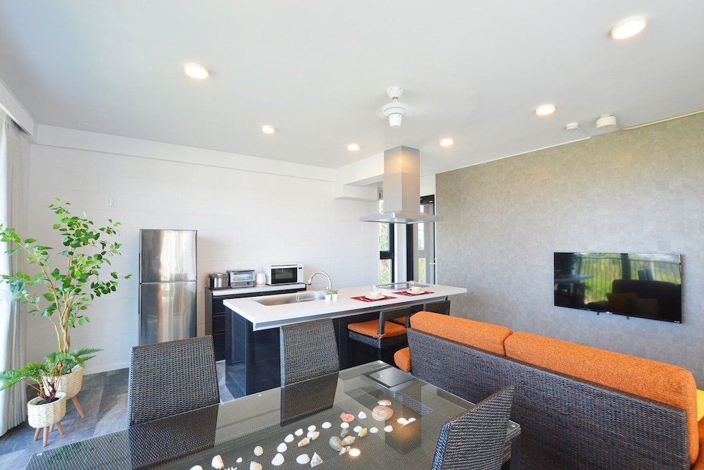 [北棟] 一棟貸し 禁煙 リビング エリア1 | 海宙道 Sea Space Road