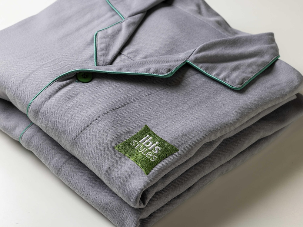 スタンダード ルーム ダブルベッド 1 台 客室7 | イビススタイルズ京都四条