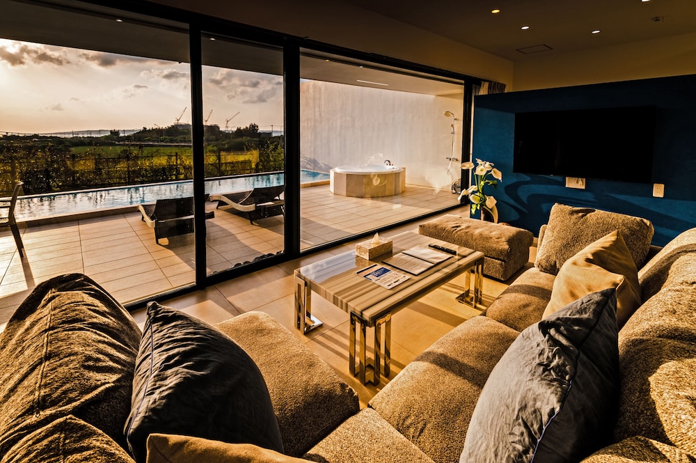 ヴィラ 禁煙 リビング エリア5 | Villa Alyssum 宮古島