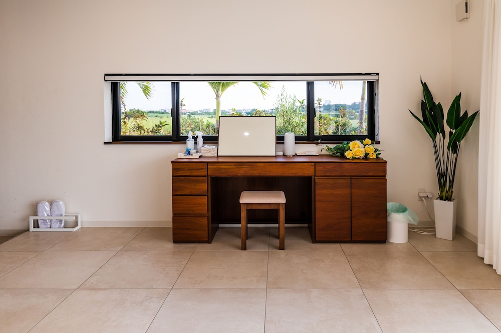 ヴィラ 禁煙 リビングルーム0 | Villa Alyssum 宮古島