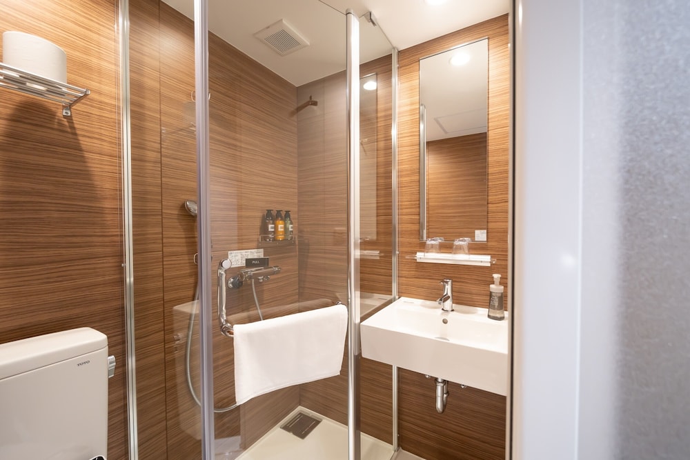 スタンダード トリプルルーム (毎日の清掃なし) 禁煙 バスルーム0 | 心斎橋アルティ・イン