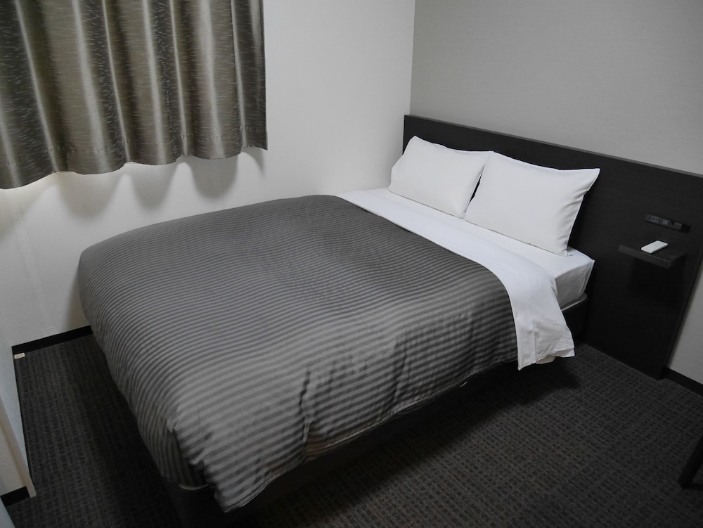 ベーシック ダブルルーム ダブルベッド 1 台 禁煙 スパ浴槽 | 天然温泉越谷湯元の湯 ホテルグランワイズ越谷プレミア