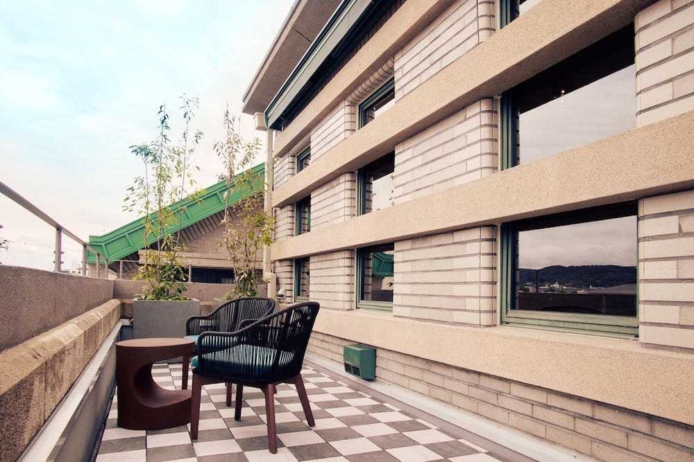 バルコニーキング ラウンジ利用込 (旧任天堂本社社屋) 禁煙 テラス / パティオ0 | 丸福樓