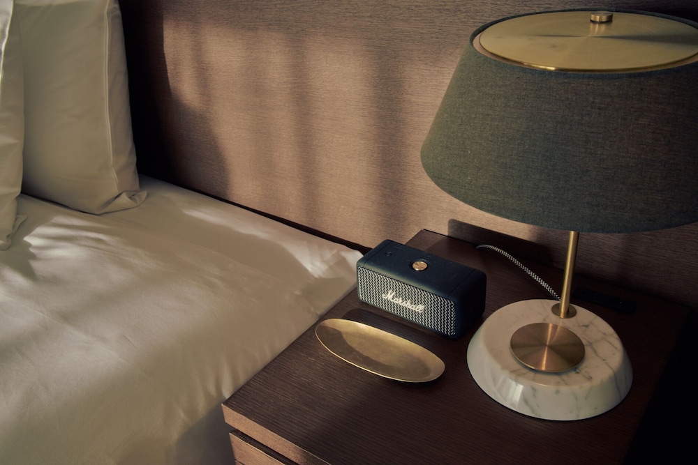 レジデンシャルスイート ラウンジ利用込 (安藤忠雄氏デザイン) 禁煙 客室1 | 丸福樓