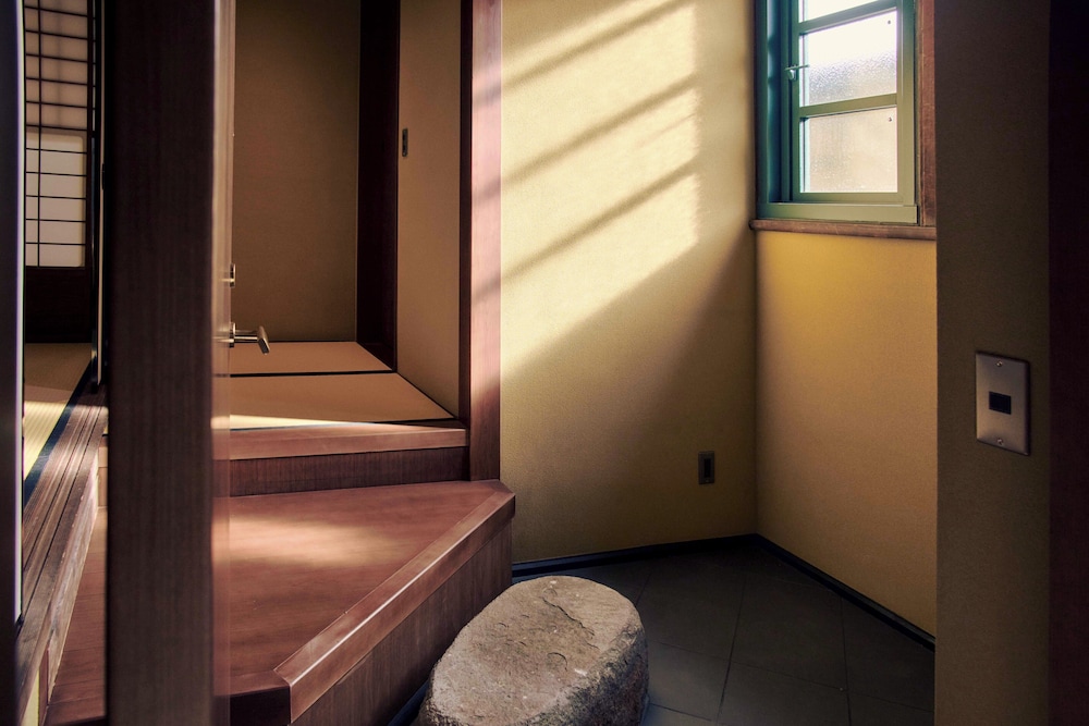 ジャパニーズスイート ラウンジ利用込（旧任天堂本社社屋）禁煙 客室6 | 丸福樓