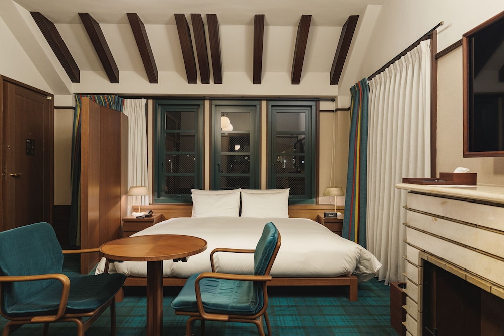 スーペリアキング ラウンジ利用込 (旧任天堂本社社屋) 禁煙 客室4 | 丸福樓