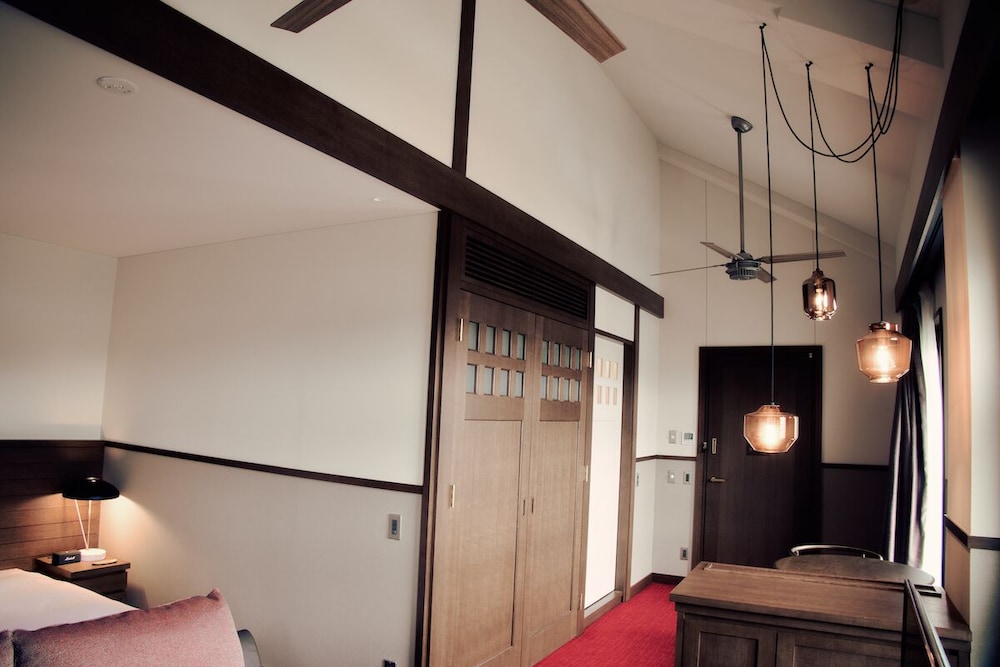 バルコニーキング ラウンジ利用込 (旧任天堂本社社屋) 禁煙 客室3 | 丸福樓