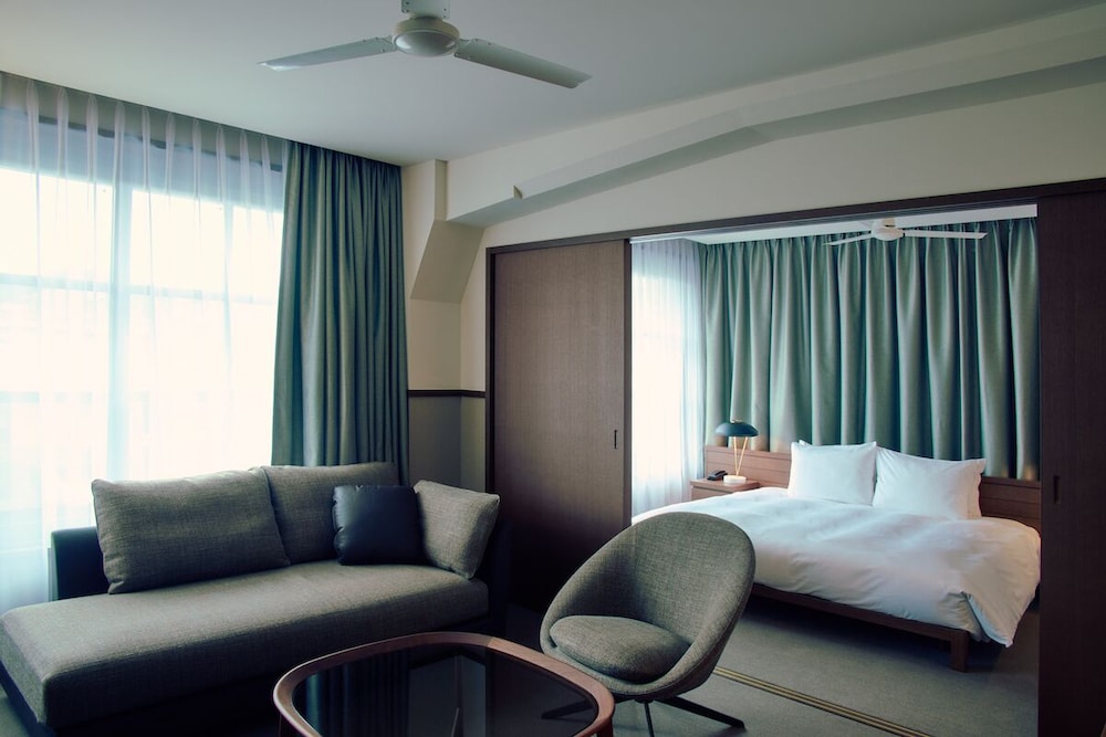 ジュニアスイート ラウンジ利用込 (旧任天堂本社社屋) 禁煙 客室2 | 丸福樓