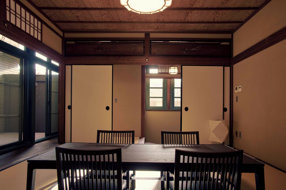 ジャパニーズスイート ラウンジ利用込（旧任天堂本社社屋）禁煙 客室5 | 丸福樓